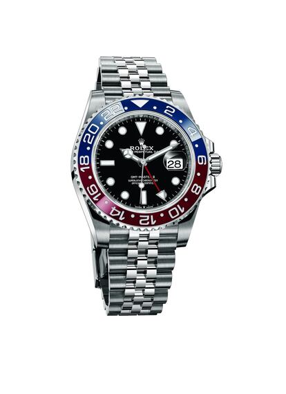 Un nuevo miembro para la familia GMT Master con la seña de identidad con la que se lanzó en 1955: su bisel en colores rojo y azul. Un modelo que Rolex volvió a lanzar en 2014 pero con el bisel negro. Esta edición vintage tendrá un precio cercano a los 8.500 euros