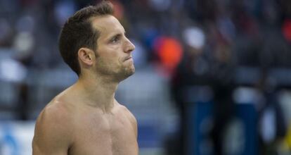 Renaud Lavillenie tras su fallo en salto de pértiga, en Berlín.