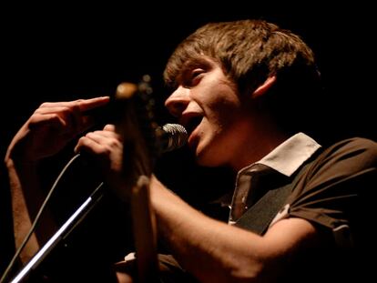 Alex Turner, durante el concierto de Arctic Monkeys el sábado en Barcelona.