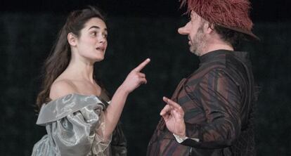 Marie Kauffman y Patrick Pineau como Roxane y Cyrano.