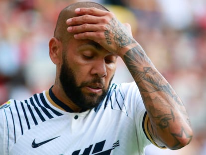 Dani Alves during a Pumas match in Mexico.