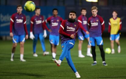 Jordi Alba durante un entrenamiento del Barcelona.