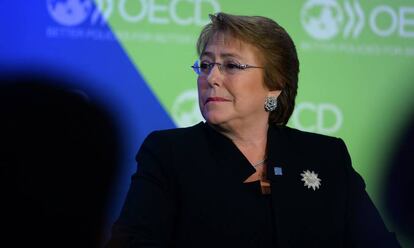 Michelle Bachelet en la reuni&oacute;n de la OCDE.