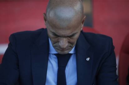 Zinedine Zidane durante el partido contra el Girona.