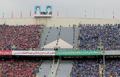 Imagen de un partido de 2017 entre los dos principales equipos de Teherán en el estadio Azadi.