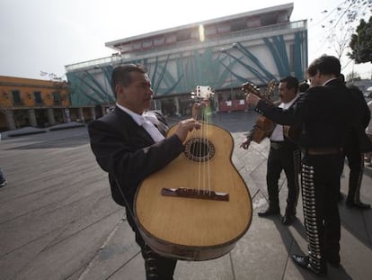 Mariachis en la plaza de Garibaldi, M&eacute;xico DF.