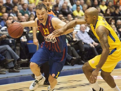 Jasikevicius pelea con David Logan 