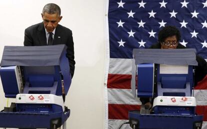 El presidente Obama vota en Chicago en noviembre de 2014.