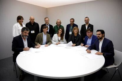 Representantes de los partidos visitan el plató de TVE en el Pabellón de Cristal de la Casa de Campo.