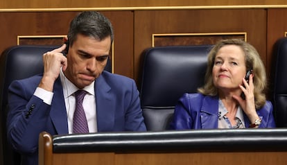 Pedro Sánchez y Nadia Calviño, este jueves, en la Cámara baja.