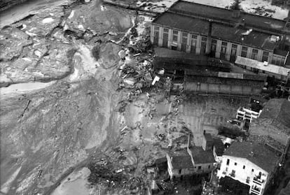 El agua arrasó buena parte de las fábricas de Rubí, Barcelona, en las inundaciones de septiembre de 1962.