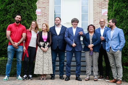 El rapero Valtònyc, Serret, Forcadell, Junqueras, Puigdemont, Bassa, Romeva y Comín, en Waterloo.