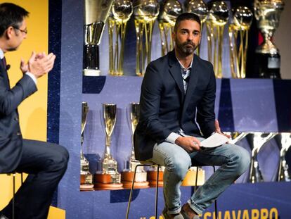 Bartomeu y Navarro, durante la despedida del jugador.