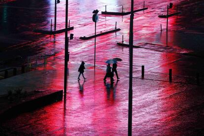 Día de lluvia en la avenida 9 de Julio de Buenos Aires, Argentina.