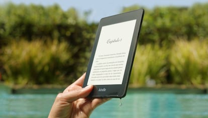 El Kindle Paperwhite, de Amazon, es uno de los 'gadgets' con mejor descuento del 'Black Friday' 2018.