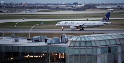 Avi&oacute;n de United Airlines en Chicago.