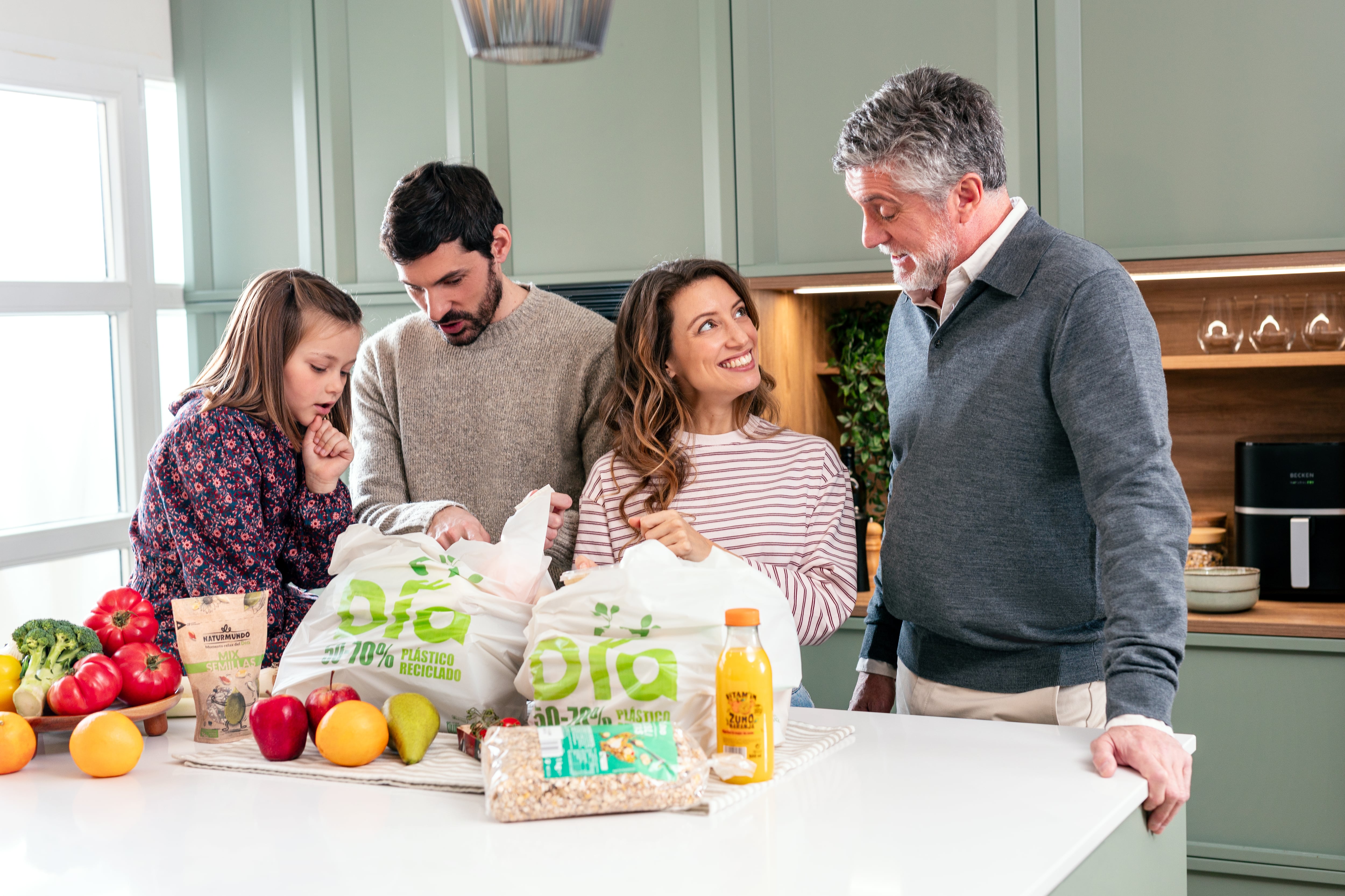 Consumatori pianificano il carrello natalizio per risparmiare