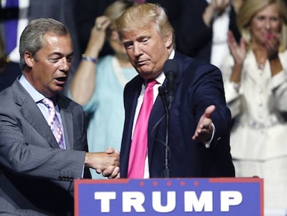Nigel Farage y Donald Trump, durante un m&iacute;tin celebrado en agosto en Jackson (Mississippi).