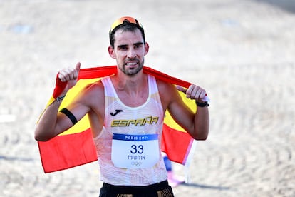 Prueba de los 20km marcha masculinos de los Juegos Olímpicos de París 2024. Álvaro Martín, tras pasar la meta en tercera posición el pasado 1 de agosto de 2024.