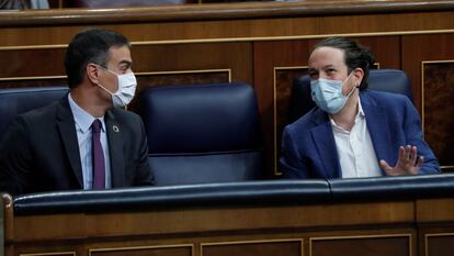 El presidente del Gobierno, Pedro Sánchez (a la izquierda), y el vicepresidente segundo, Pablo Iglesias, en el Congreso.