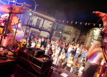 La Orquesta Gaudí anima este verano las fiestas de 44 pueblos.