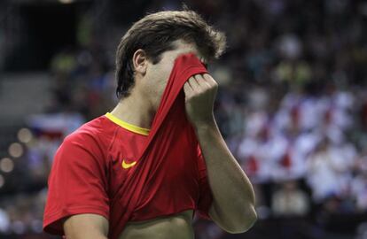 Marc Lopez se lamenta tras la derrota.