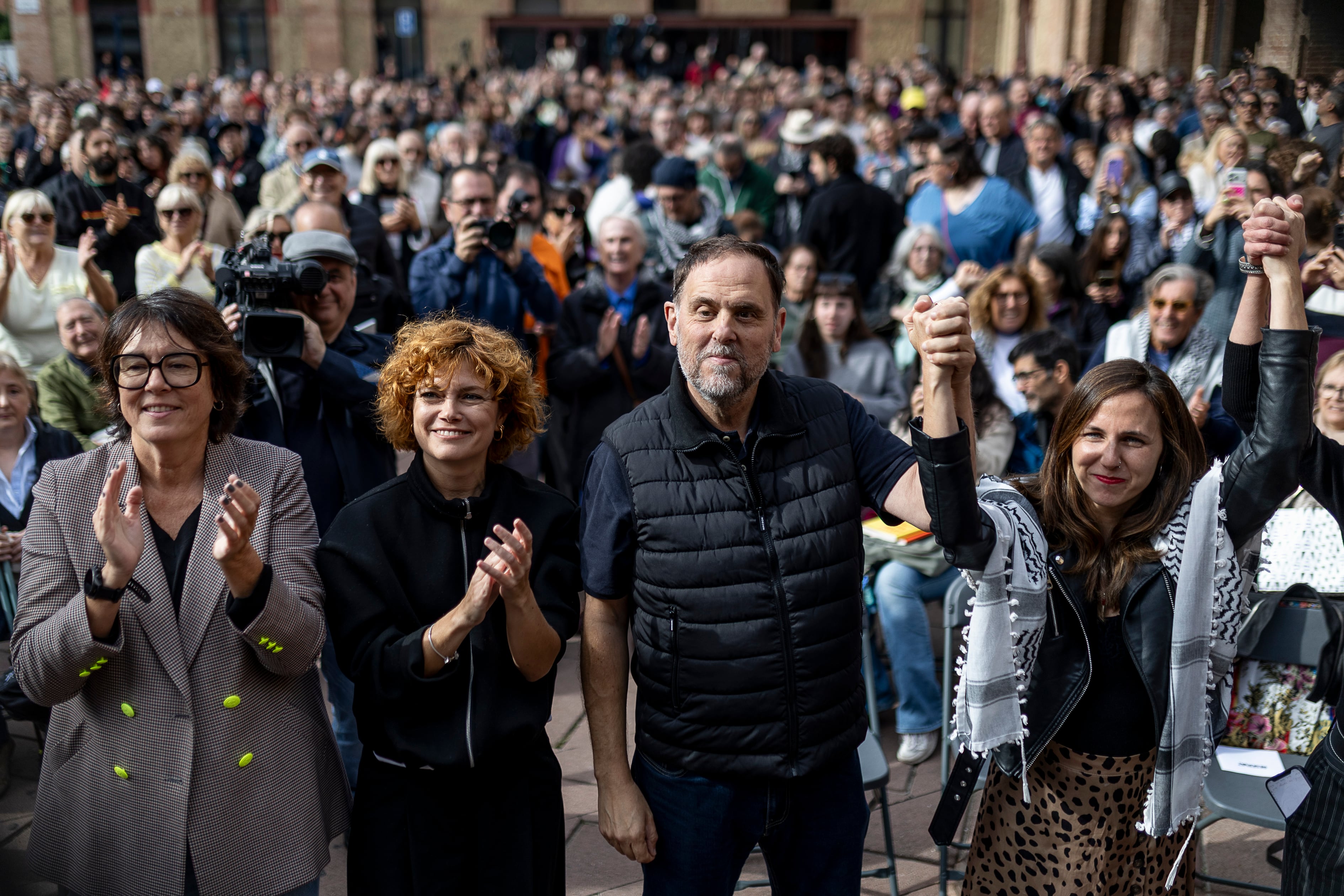 Desde la izquierda, Diana Riba, Elisenda Alamany, Oriol Junqueras y Ione Bellarra durante el acto. 
