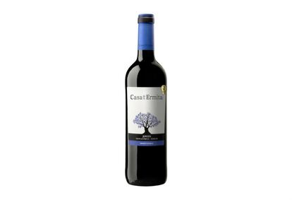 <p>· <strong>Casa de la Ermita, joven</strong> (Casa de la Ermita) <em>En la imagen</em>. <strong>Precio:</strong> 2,79 €. Valoración: cuatro ojos. D.O. Jumilla. "Hecho de monastrell y syrah, es una fórmula muy exitosa. El año pasado este tinto disputó la final de los supervinos [que cada año organiza el autor con periodistos expertos del sector], en la que peleó con reservas y crianzas de alto nivel, y dio la cara [...] Buena estructura, tiene aroma de frutas maduras y un sabor especiado con un agradable gusto a tanino maduro". <strong>Dónde:</strong> Consum.</p> <p>· <strong>Comportillo, crianza</strong> (Bodegas Ontañón). <strong>Precio:</strong> 3,15 €. Valoración: cuatro ojos. D.O. Ca. Rioja. "Tinto riojano de crianza de muy buena calidad y de sorprendente precio. En boca resulta algo tánico, aterciopelado y sabroso". <strong>Donde:</strong> Mercadona.</p> <p>· <strong>Torrent del Mañá, reserva</strong> (Cooperativ Santa Catalina). <strong>Precio:</strong> 4,13 €. Valoración: cuatro ojos. D.O. Alicante. "Fantástico vino de monastrell con aditamento ligero de cabernet sauvignon, criado durante doce meses en barricas de roble francés y americano por separado. El precio, un absoluto regalo". <strong>Dónde:</strong> El Corte Inglés.</p> <p>· <strong>Ontinar, joven ecológico</strong> (Vinos Álex). <strong>Precio:</strong> 4,40 €. Valoración: cuatro ojos. D.O. Navarra. Este vino representa muy bien a los ecológicos: "Naturaleza, fuerza, juventud, aroma herbáceo y floral (geranios) y con un sabor fresco y natural, que recuerda mucho a la uva en la viña". <strong>Dónde:</strong> Carrefour.</p>