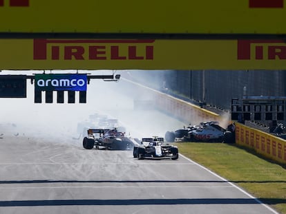 El choque entre Magnussen, Haas, Latifi, Giovinazzi y Sainz en Mugello este domingo.