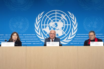 Ariela Peralta Distefano, Jan-Michael Simon y Reed Brody durante una conferencia de prensa del Grupo de Expertos en Derechos Humanos sobre Nicaragua, en Ginebra, Suiza, el 26 de febrero. 2025. 