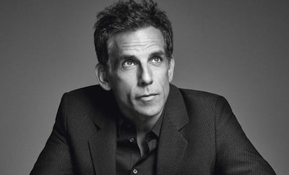 Ben Stiller posa para ICON en Nueva York. Viste chaqueta Emporio Armani y camisa Dolce & Gabbana.
