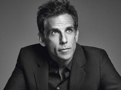 Ben Stiller posa para ICON en Nueva York. Viste chaqueta Emporio Armani y camisa Dolce & Gabbana.