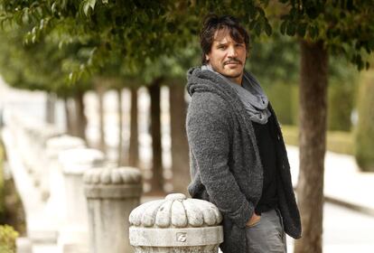 El actor y director Sergio Peris-Mencheta en la plaza de Oriente.