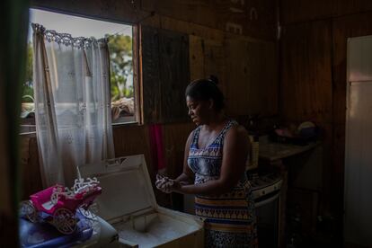 Una mujer en Ocupação Esperança, en Osasco (Brasil).