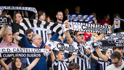 Aficionados del CD Castellón en su campo, durante el partido contra el Málaga el pasado 1 de diciembre.
