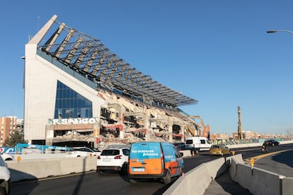 ¿Qué fue de los asientos? El Atlético anunció en mayo de 2017 a través de su página web que sus abonados podrían llevarse a casa sus asientos de manera gratuita a finales de ese año. La medida se tomó tras el destrozo y el expolio de butacas que se dio al término del último partido europeo contra el Real Madrid.