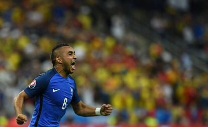 Dimitri Payet celebra el gol de la victoria ante Rumanía.