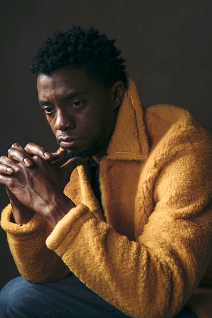 Chadwich Boseman, em uma imagem à época do lançamento de 'Pantera Negra', em 2018.