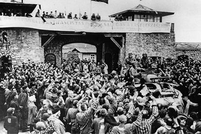 El día en que hicieron su entrada los aliados en el campo nazi de exterminio de Mauthausen, los españoles colgaron una pancarta en la que se leía: "Los españoles antifascistas saludan a las fuerzas liberadoras".