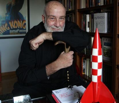 César Mallorquí en su casa de Madrid