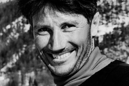 Walter Bonatti, tras culminar su ascensión de la cara norte del monte Cervino, en 1965.