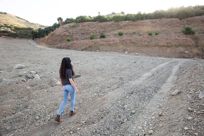 Nazaret Medina muestra la sequía en la zona. 