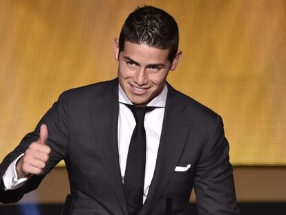 El colombiano James Rodríguez, tras recibir el premio Puskas 2014.