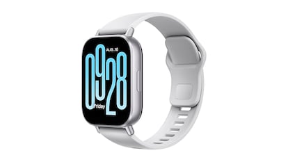Reloj inteligente sobre fondo blanco.