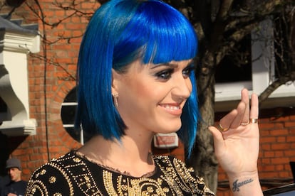 A Katy Perry le ha dado por la inspiración religiosa para tatuarse.