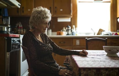 Alice Munro, premio Nobel de literatura en 2013, en la cocina de su casa en Clinton (Ontario, Canadá).