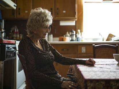 Alice Munro, premio Nobel de literatura en 2013, en la cocina de su casa en Clinton (Ontario, Canad&aacute;).