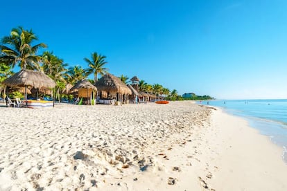 Un idílico arenal en Playa del Carmen, en el Estado mexicano de Quintana Roo.