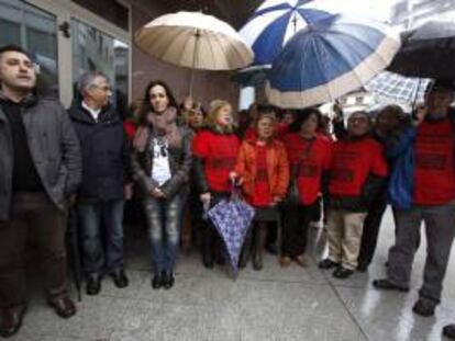 Afectados por las participaciones preferentes después de haber sido desalojados.