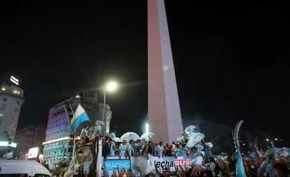 Los jugadores de Racing celebran su título en la Superliga Argentina, el domingo 31 de marzo.